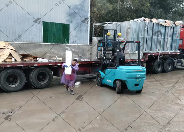 火速圍觀！麗星發(fā)往四川的酸辣粉加工設備已成功抵達