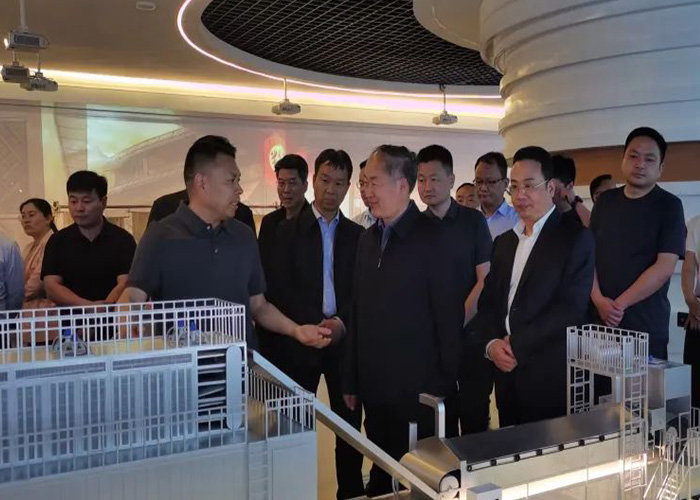 襄城考察團(tuán)走進(jìn)麗星，共謀酸辣粉產(chǎn)業(yè)發(fā)展新路徑